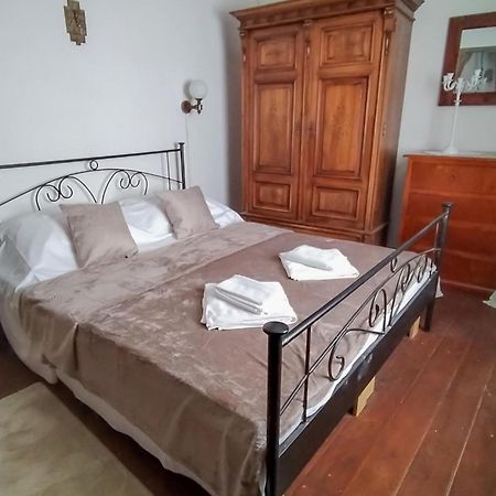 Beautiful Home In Lopar With House Sea View Екстер'єр фото