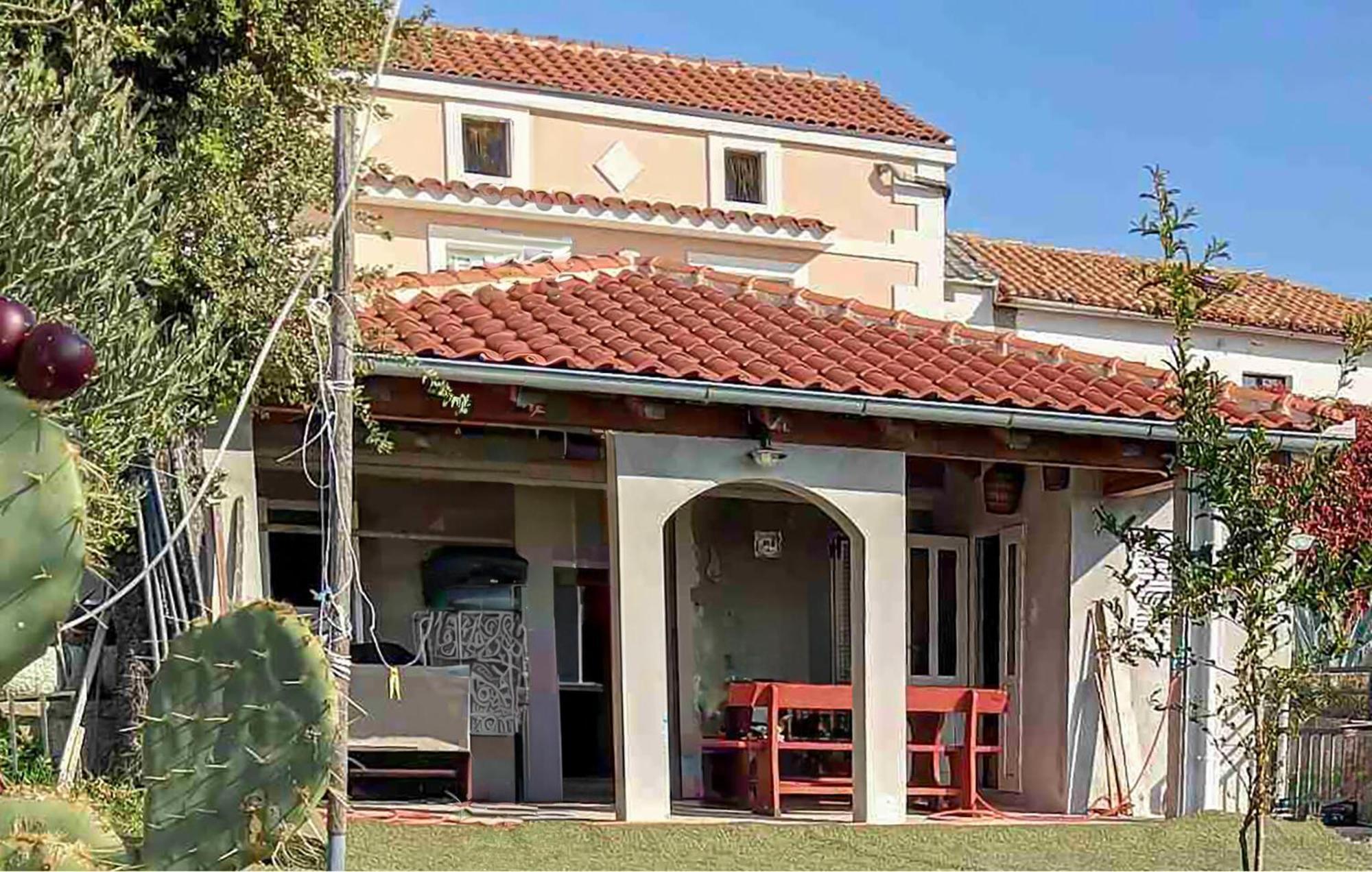 Beautiful Home In Lopar With House Sea View Екстер'єр фото